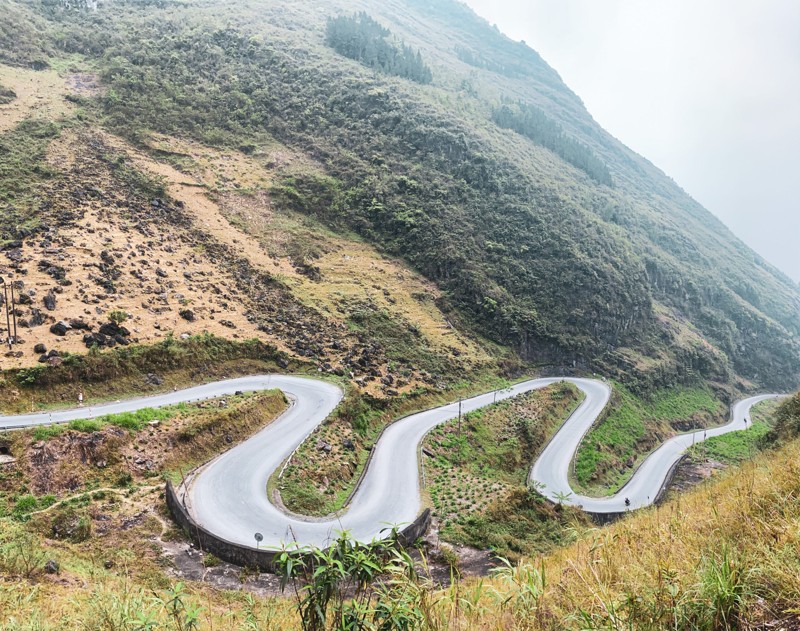 Travel with footprints_Ha Giang Loop_4 Serpentinen Ha Giang